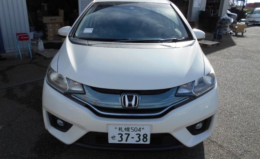HONDA JAZZ / FIT 2014, L PACKAGE, 1.5 PETROL HYBRID FULLY LOADED, 5 SEATER, PEARL WHITE PAINT, BLACK CLOTH INTERIOR