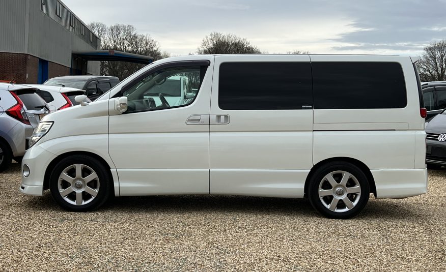 NISSAN ELGRAND 2007, HIGHWAY STAR, 3.5 V6 FULLY LOADED, 8 SEATER, PEARL WHITE PAINT, BLACK HALF LEATHER INTERIOR