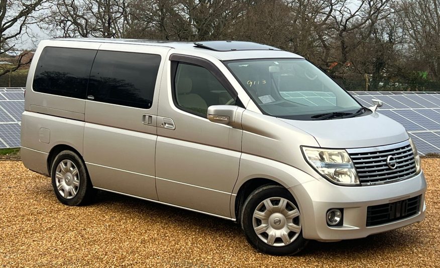 NISSAN ELGRAND 2010, HIGHWAY STAR, 2.5 V6 FULLY LOADED, 8 SEATER, SUNROOF, PEARL SILVER PAINT, BEIGE CLOTH INTERIOR