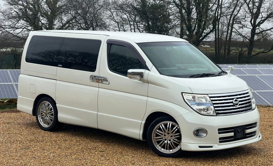 NISSAN ELGRAND 2007, HIGHWAY STAR, 3.5 V6 FULLY LOADED, 8 SEATER, ALLOYS, PEARL WHITE PAINT, BLACK LEATHER INTERIOR