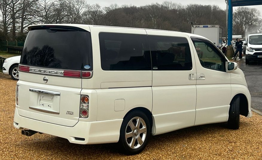 NISSAN ELGRAND 2009, HIGHWAY STAR, 2.5 V6 FULLY LOADED, 8 SEATER, PEARL WHITE PAINT, BLACK LEATHER INTERIOR