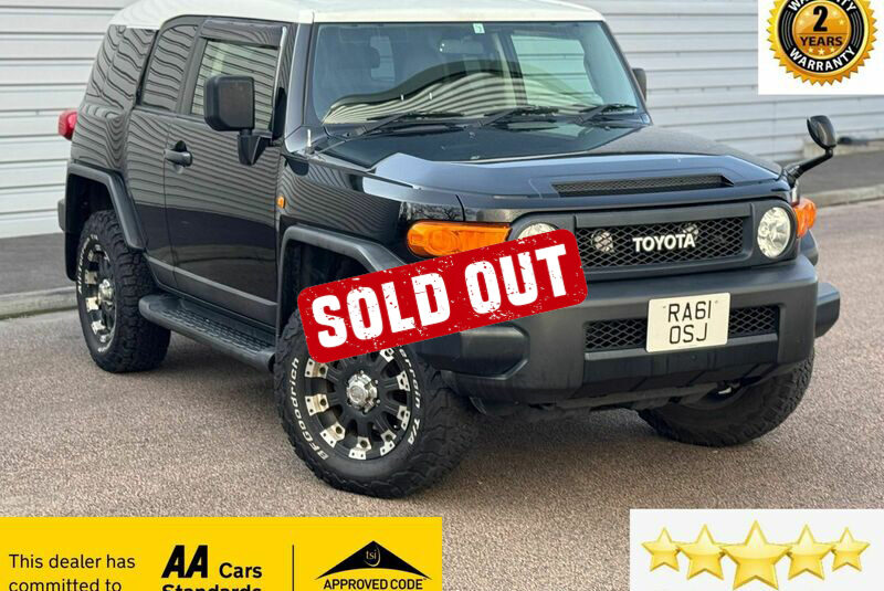 TOYOTA FJ CRUISER LAND CRUISER 2012 PETROL 4.0 V6 FULLY LOADED, 5 SEATER