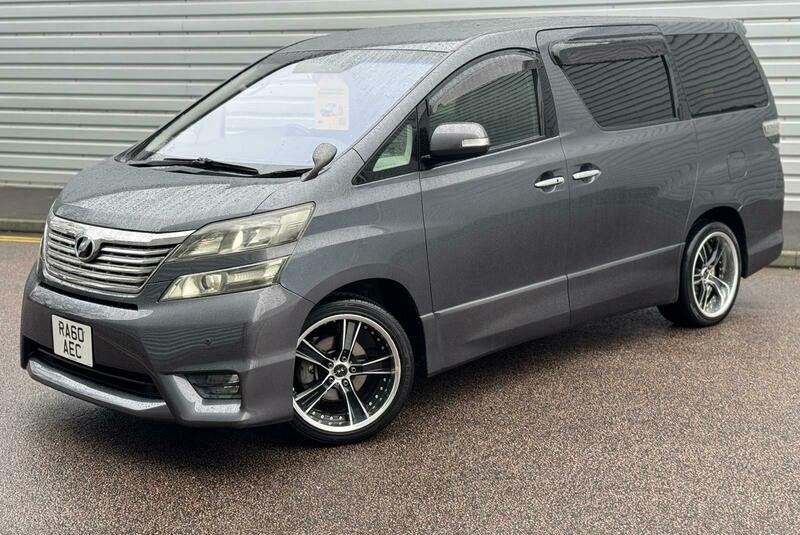 Toyota Vellfire 4X4