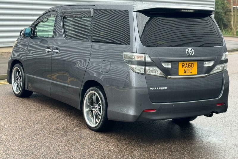 Toyota Vellfire 4X4