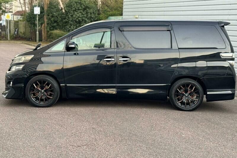 Toyota Vellfire V6 Modelista Bodykit