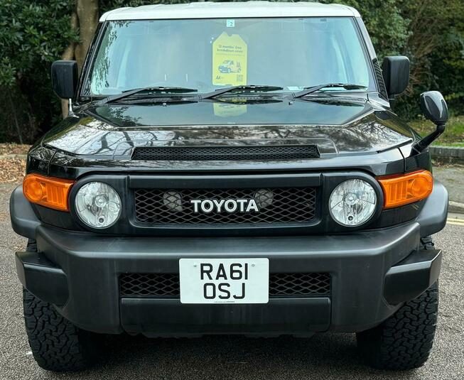 TOYOTA FJ CRUISER LAND CRUISER 2012 PETROL 4.0 V6 FULLY LOADED, 5 SEATER