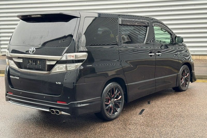 Toyota Vellfire V6 Modelista Bodykit