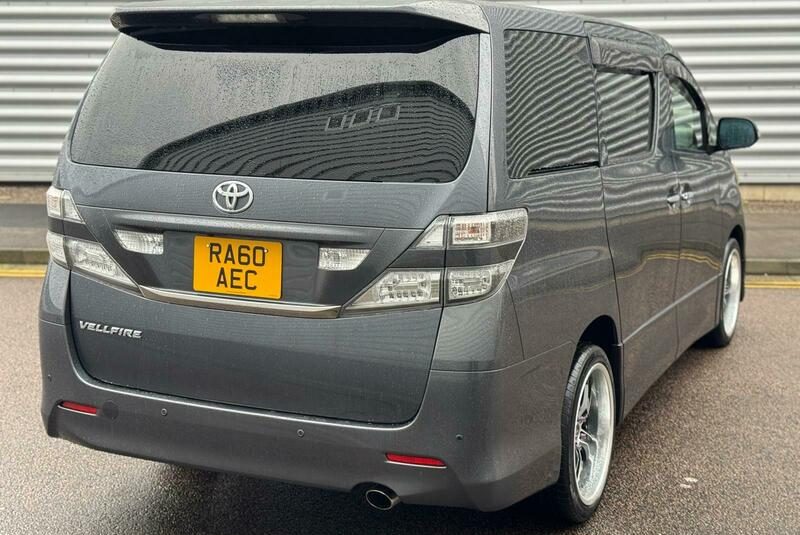 Toyota Vellfire 4X4