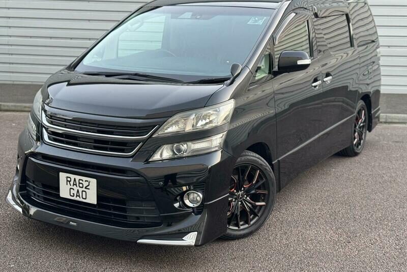 Toyota Vellfire V6 Modelista Bodykit