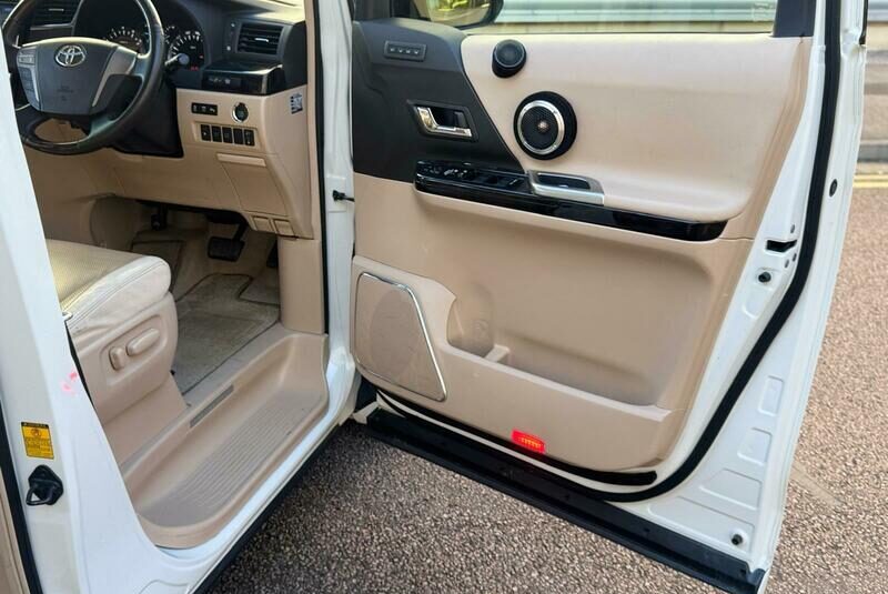 Toyota Alphard Vellfire 3.5 V6 Petrol 2014 Top Spec Reclining Seat Double Sunroof