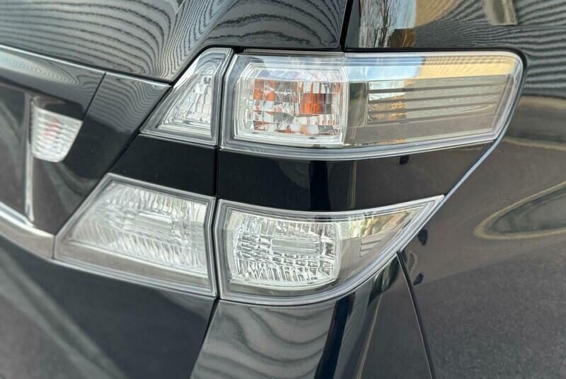 Toyota Vellfire Alphard 2.4 Golden Eyes Petrol Auto Fresh Import 7 seater