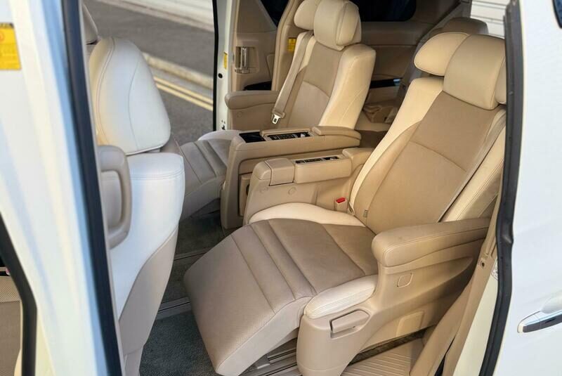 Toyota Alphard Vellfire 3.5 V6 Petrol 2014 Top Spec Reclining Seat Double Sunroof