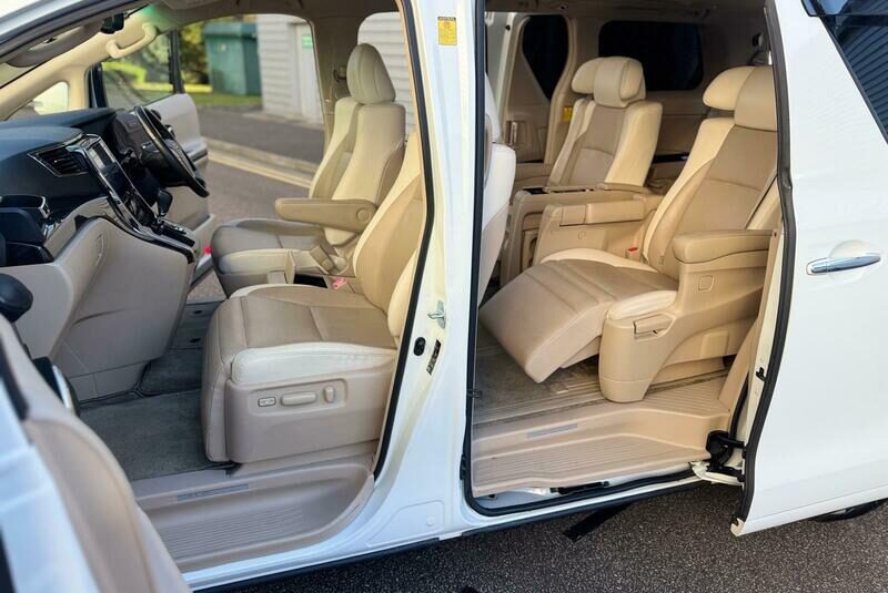 Toyota Alphard Vellfire 3.5 V6 Petrol 2014 Top Spec Reclining Seat Double Sunroof