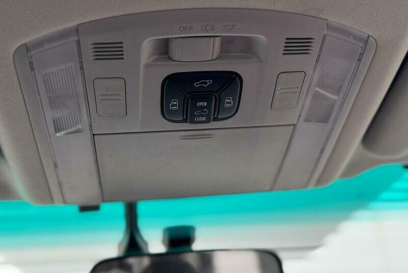 Toyota Vellfire Alphard 2.4 Golden Eyes Petrol Auto Fresh Import 7 seater