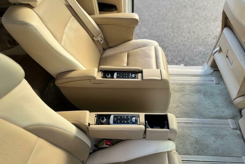 Toyota Alphard Vellfire 3.5 V6 Petrol 2014 Top Spec Reclining Seat Double Sunroof