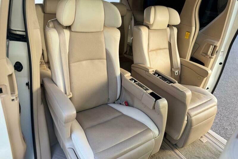 Toyota Alphard Vellfire 3.5 V6 Petrol 2014 Top Spec Reclining Seat Double Sunroof