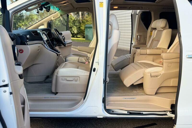 Toyota Alphard Vellfire 3.5 V6 Petrol 2014 Top Spec Reclining Seat Double Sunroof