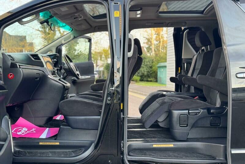 Toyota Vellfire Alphard 2.4 Golden Eyes Petrol Auto Fresh Import 7 seater