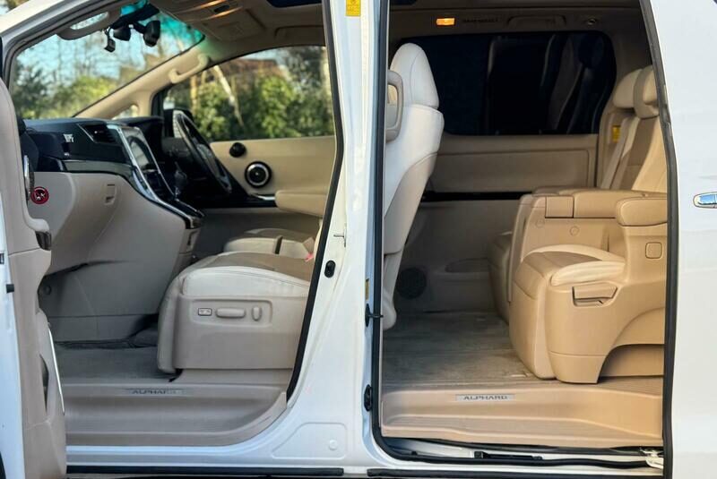 Toyota Alphard Vellfire 3.5 V6 Petrol 2014 Top Spec Reclining Seat Double Sunroof