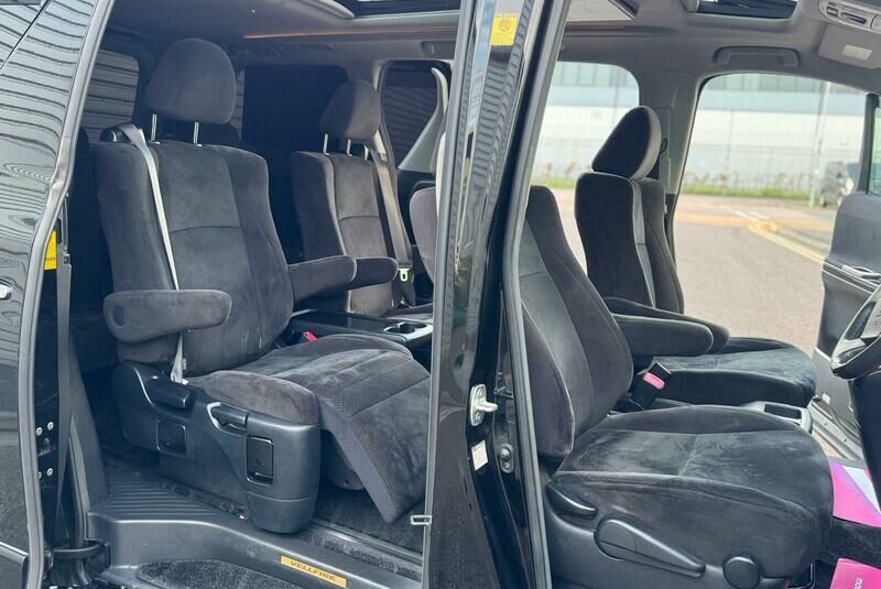 Toyota Vellfire Alphard 2.4 Golden Eyes Petrol Auto Fresh Import 7 seater
