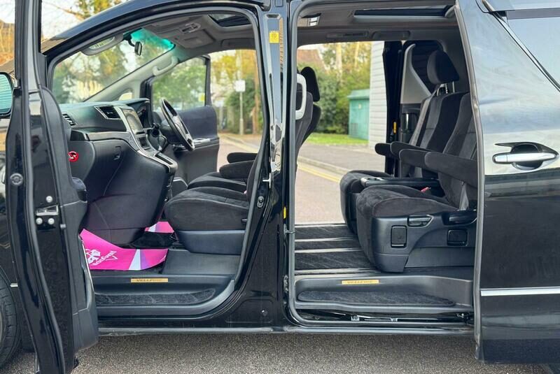 Toyota Vellfire Alphard 2.4 Golden Eyes Petrol Auto Fresh Import 7 seater