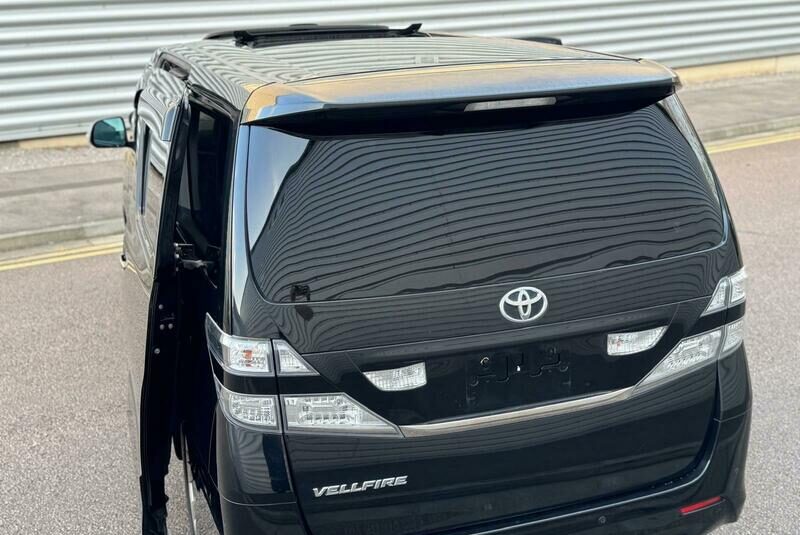 Toyota Vellfire Alphard 2.4 Golden Eyes Petrol Auto Fresh Import 7 seater