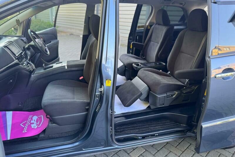 Toyota Estima HYBRID 2013