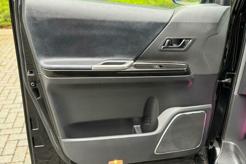 TOYOTA VELLFIRE 2014 VELLFIRE ALPHARD, GOLDEN EYES EDITION 2.4L PETROL, MINT CON