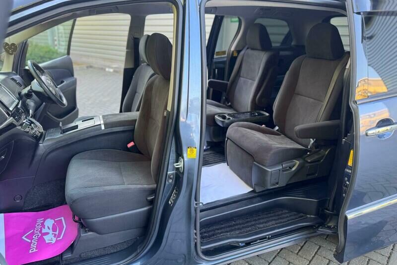 Toyota Estima HYBRID 2013
