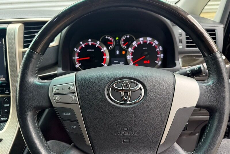 Toyota Vellfire Golden TOYOTA VELLFIRE 2014, GOLDEN EYES EDITION 2.4L PETROL
