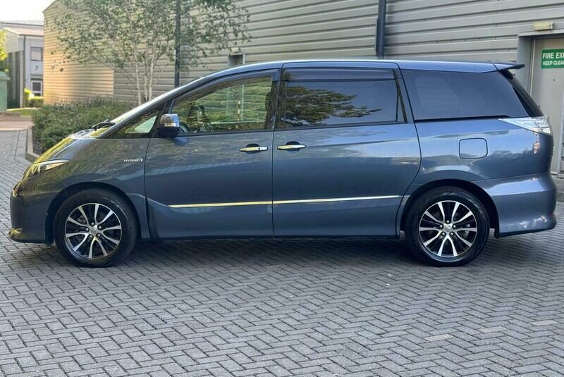 Toyota Estima HYBRID 2013
