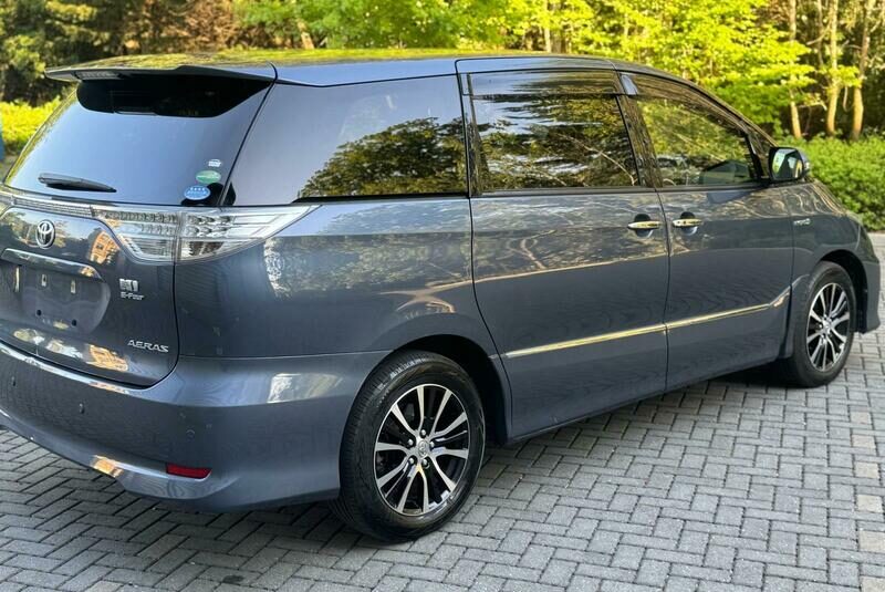 Toyota Estima HYBRID 2013