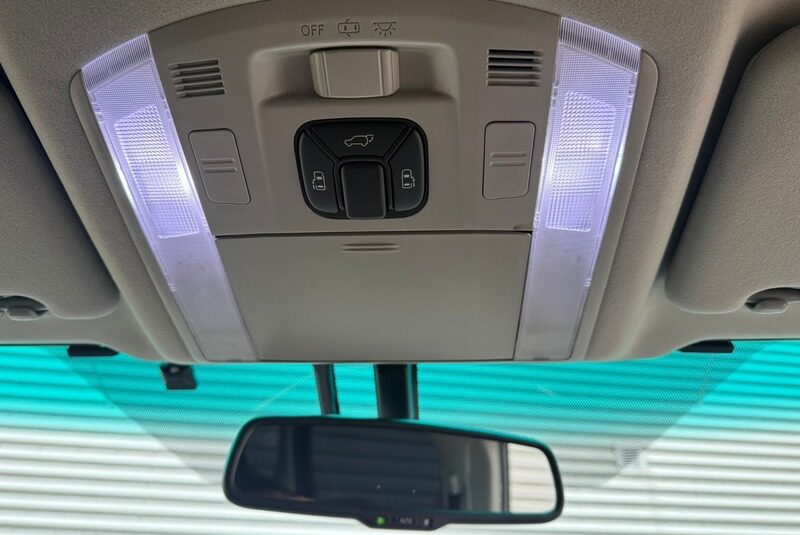 Toyota Vellfire Golden TOYOTA VELLFIRE 2014, GOLDEN EYES EDITION 2.4L PETROL