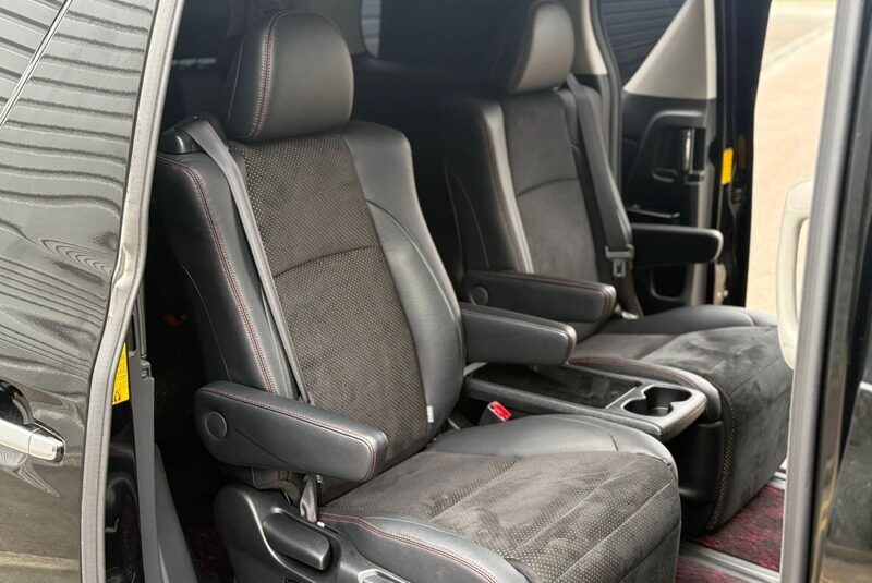 Toyota Vellfire Golden TOYOTA VELLFIRE 2014, GOLDEN EYES EDITION 2.4L PETROL