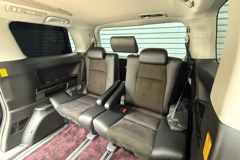 Toyota Vellfire Golden TOYOTA VELLFIRE 2014, GOLDEN EYES EDITION 2.4L PETROL