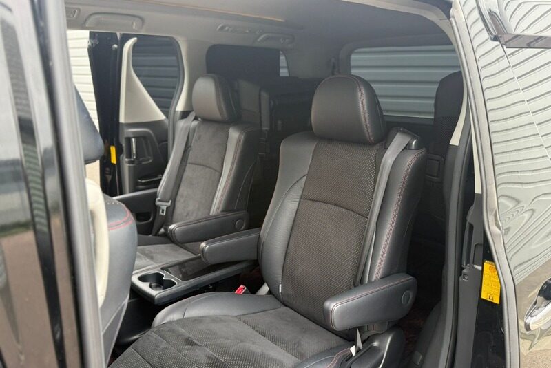 Toyota Vellfire Golden TOYOTA VELLFIRE 2014, GOLDEN EYES EDITION 2.4L PETROL