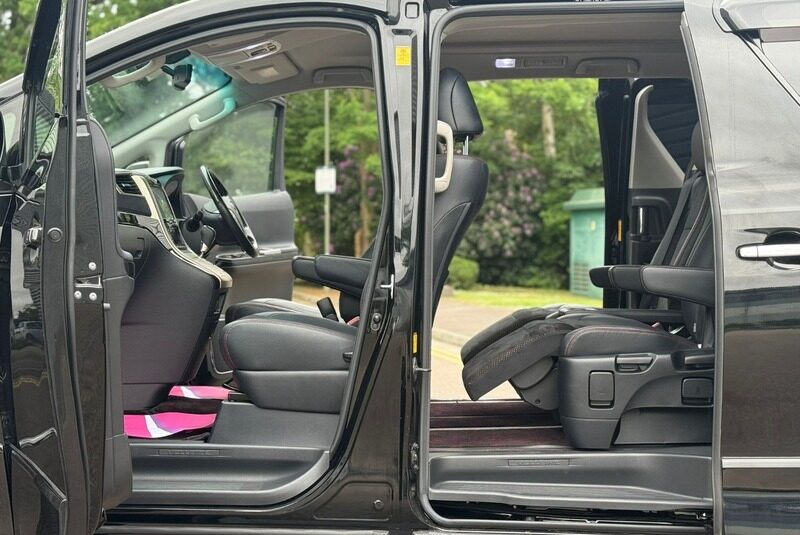 Toyota Vellfire Golden TOYOTA VELLFIRE 2014, GOLDEN EYES EDITION 2.4L PETROL
