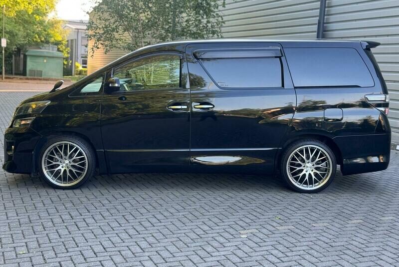 TOYOTA VELLFIRE 2014 VELLFIRE ALPHARD, GOLDEN EYES EDITION 2.4L PETROL, MINT CON