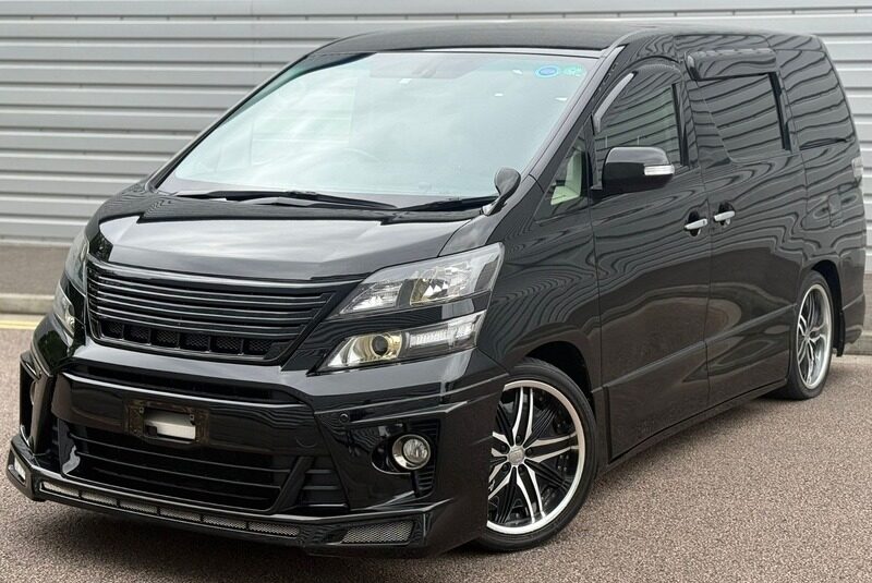Toyota Vellfire Golden TOYOTA VELLFIRE 2014, GOLDEN EYES EDITION 2.4L PETROL