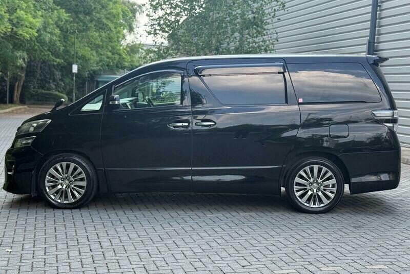 TOYOTA VELLFIRE 2013, GOLDEN EYES EDITION 2.4L PETROL, IMMACULATE CONDITION