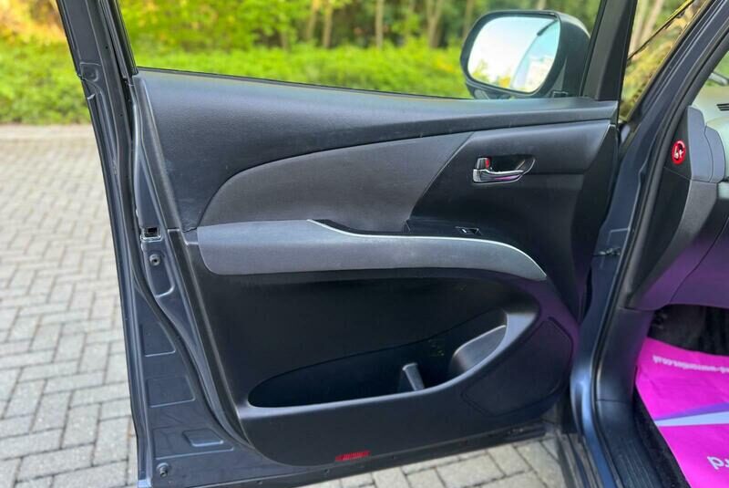 Toyota Estima HYBRID 2013
