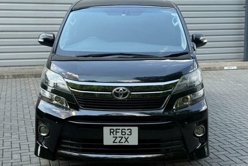 TOYOTA VELLFIRE 2013, GOLDEN EYES EDITION 2.4L PETROL, IMMACULATE CONDITION