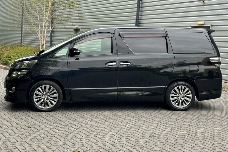 TOYOTA VELLFIRE 2014 VELLFIRE ALPHARD, GOLDEN EYES EDITION 2.4L PETROL, MINT CON