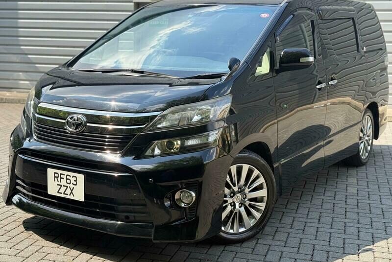 TOYOTA VELLFIRE 2013, GOLDEN EYES EDITION 2.4L PETROL, IMMACULATE CONDITION