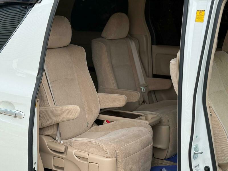 TOYOTA ALPHARD 2014, 2400 CC PETROL FRESH IMPORT HIGHLY SPEC