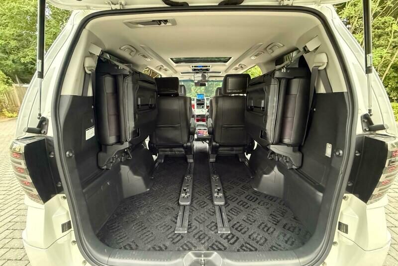 Toyota Vellfire 2010 | SilkBlaze Body Kit