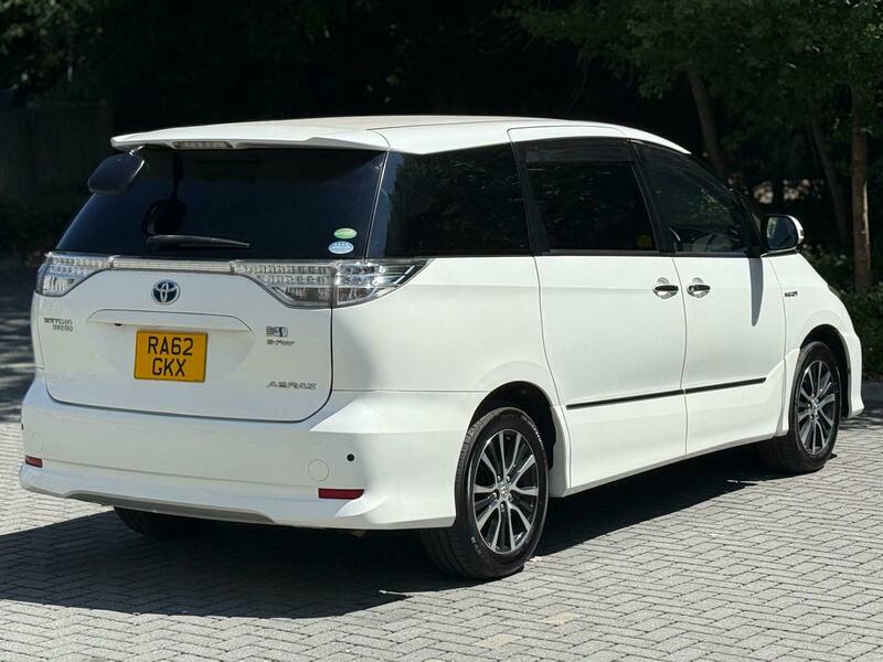 Toyota Estima 2012