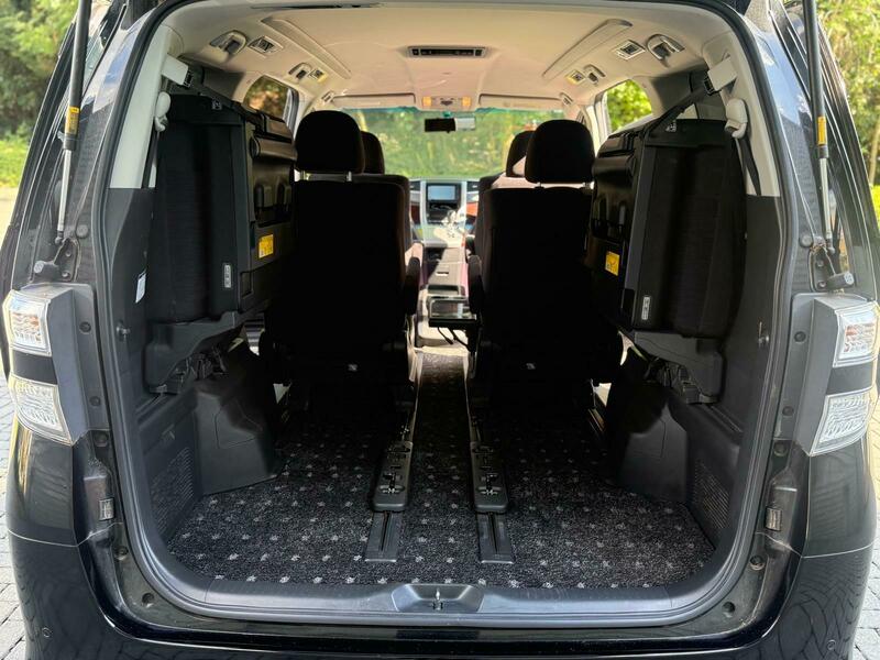 Toyota Vellfire 2012