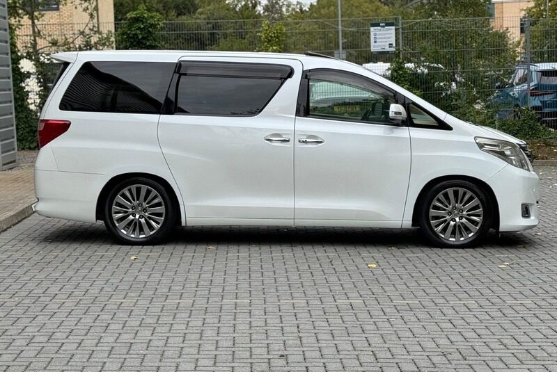 Toyota Alphard Luxury Business Edition 2012 – Top SPEC ULEZ