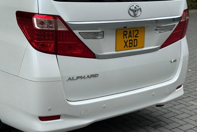 Toyota Alphard Luxury Business Edition 2012 – Top SPEC ULEZ
